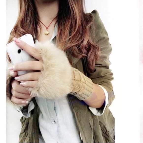 Fashion Trends Accessories - BRAND NEW Khaki Faux Fur Cuff Crochet Knit Fingerless Gloves OS